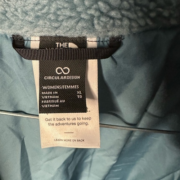 The North Face Women’s Junction Insulated Jacket in Blue Algae - Picture 4 of 7